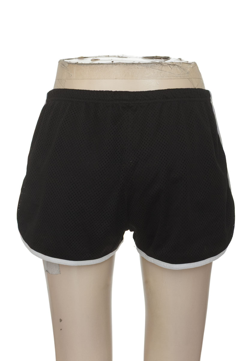 Short color Negro - Forever 21