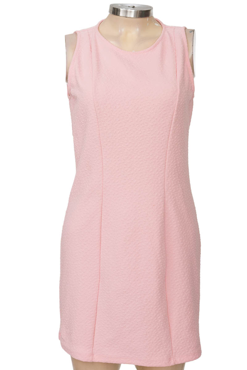 Vestido / Enterizo color Rosado - Closeando