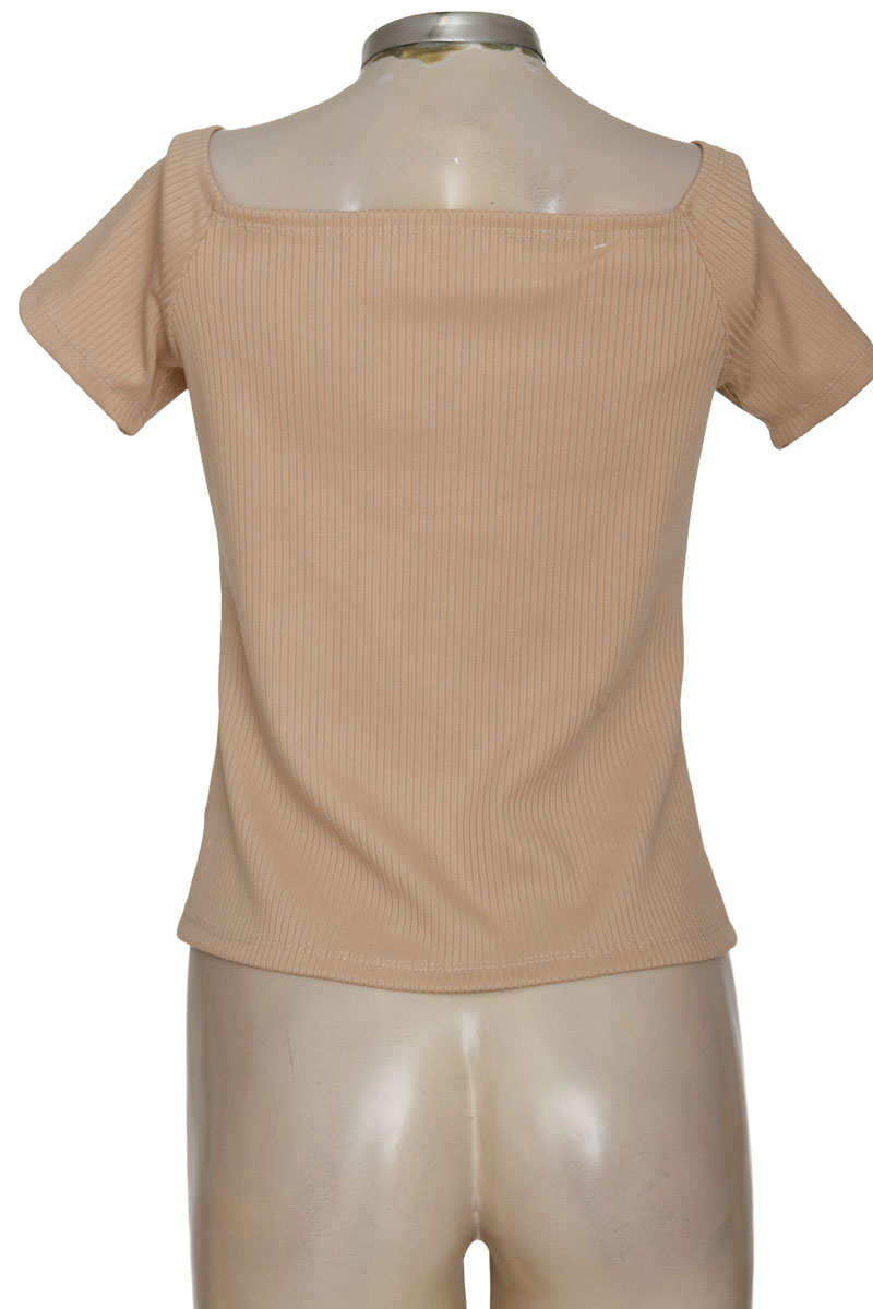 Top / Camiseta color Beige - Closeando