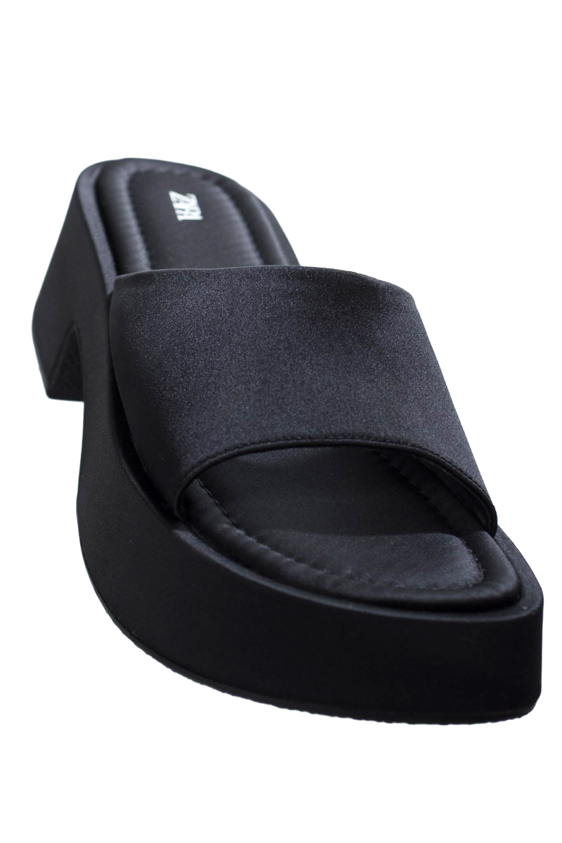 Zapatos color Negro - Zara