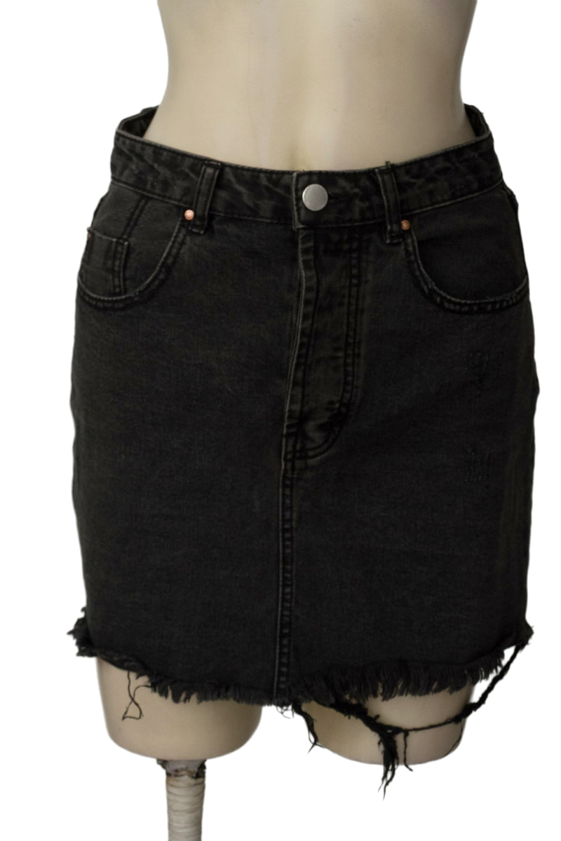 Falda color Negro - Stradivarius