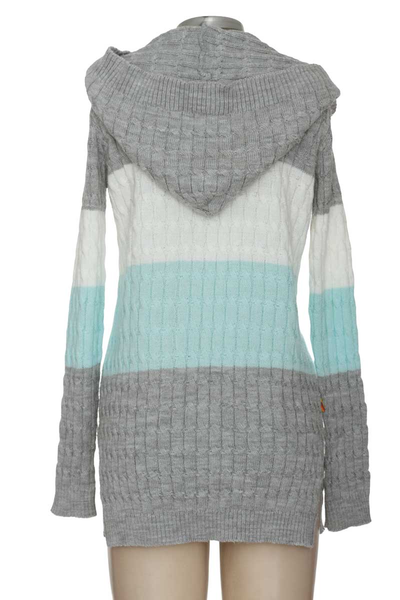 Sweater color Gris - Closeando