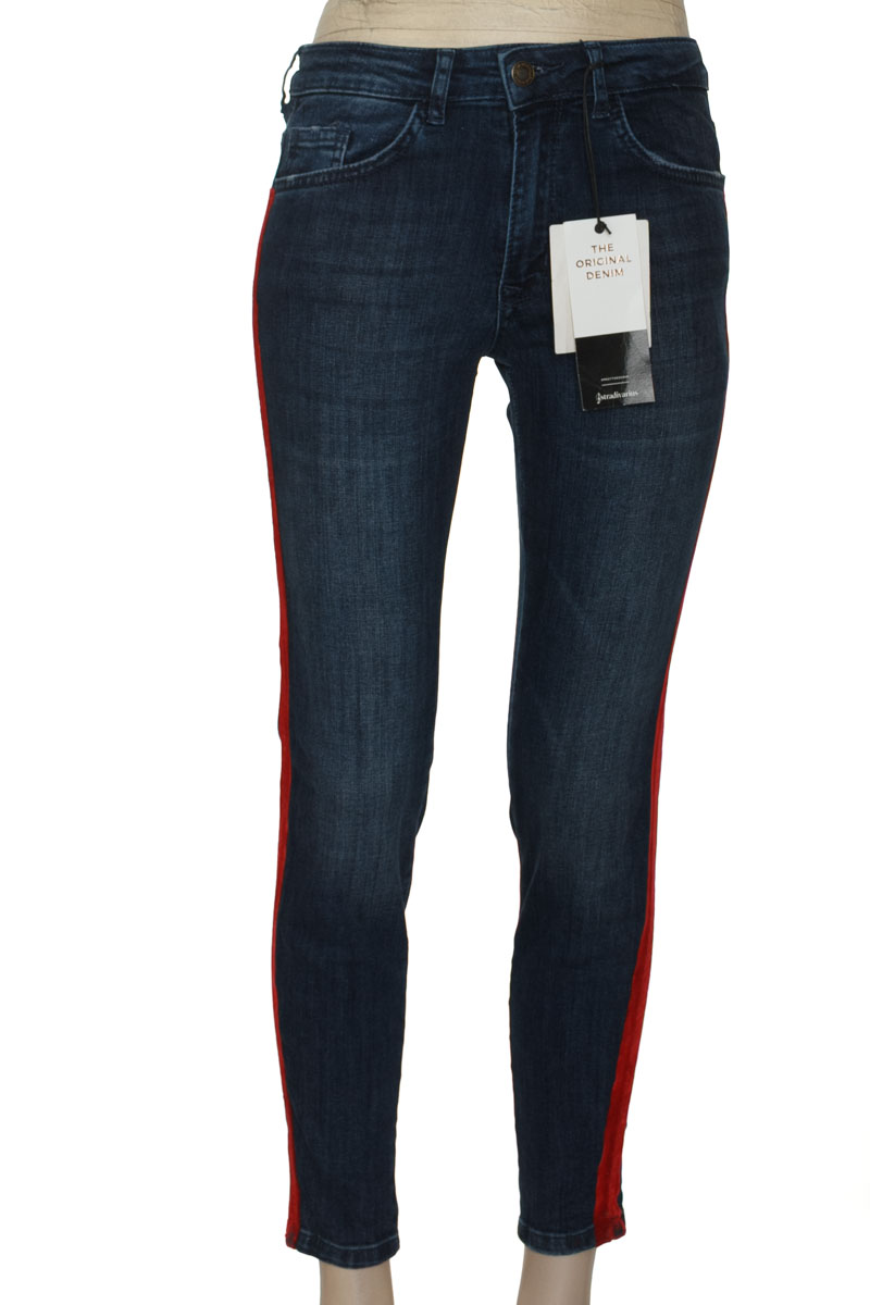 Pantalones color Azul - Stradivarius