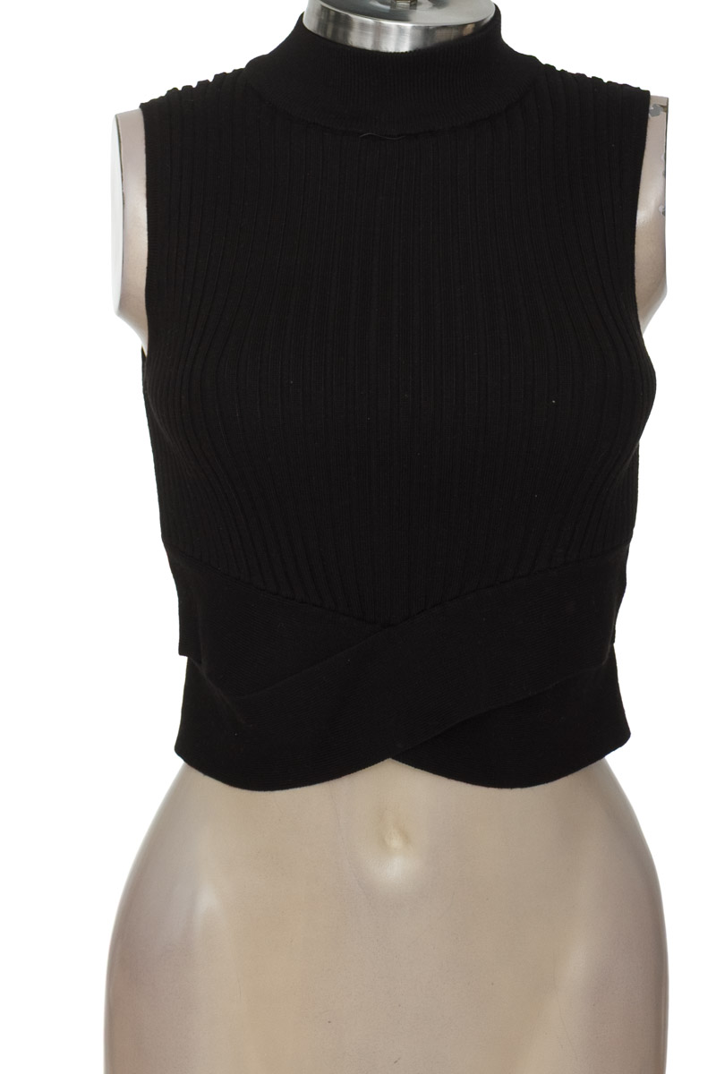 Top / Camiseta color Negro - Studio F