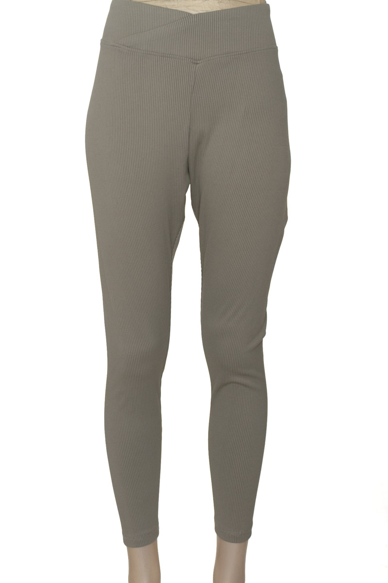 Pantalones color Verde - Divided by H&M
