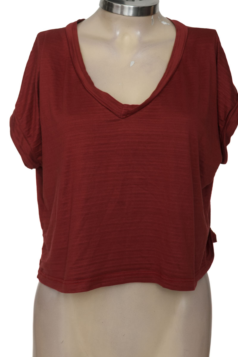 Top / Camiseta color Vinotinto - Closeando