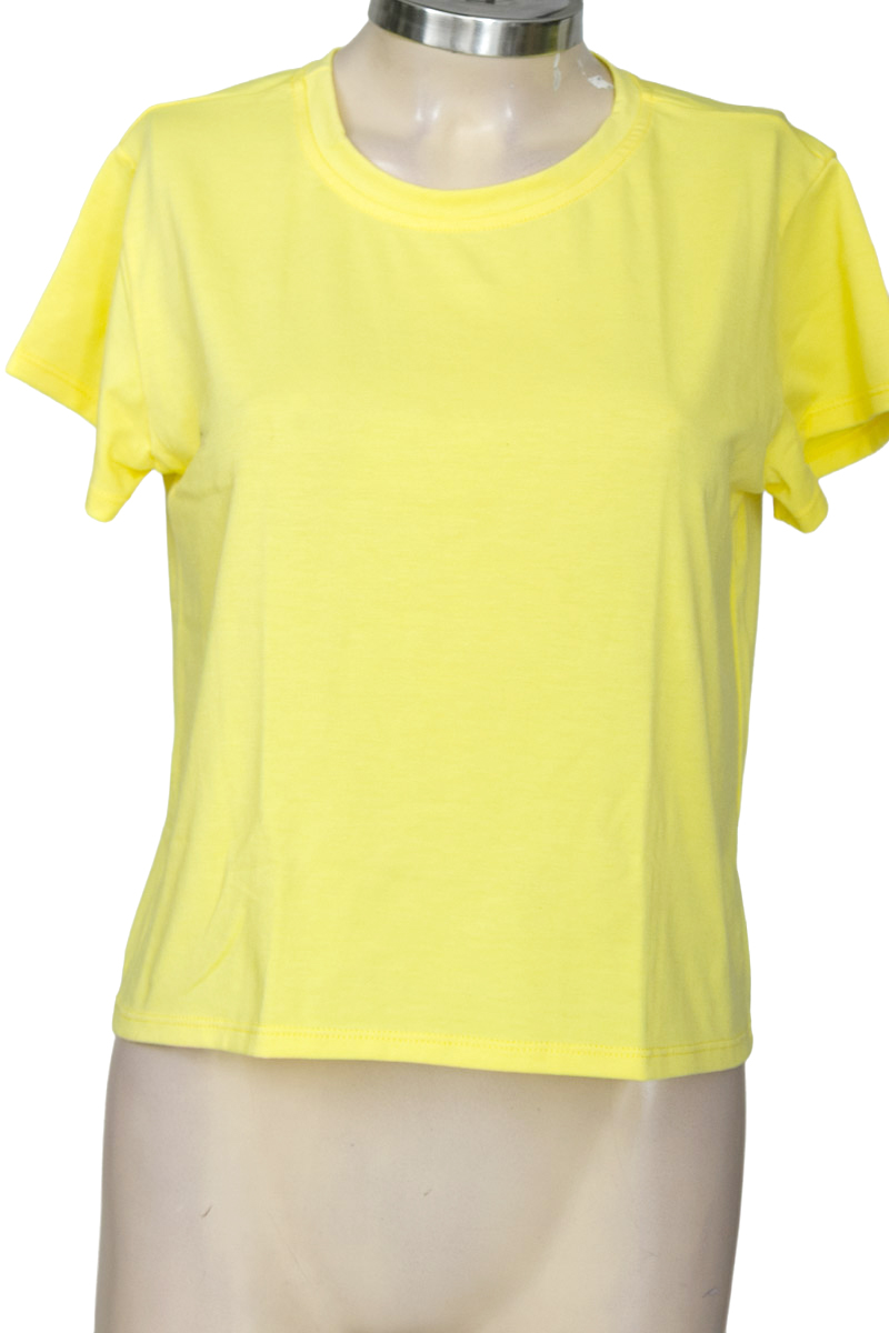 Top / Camiseta color Amarillo - Closeando