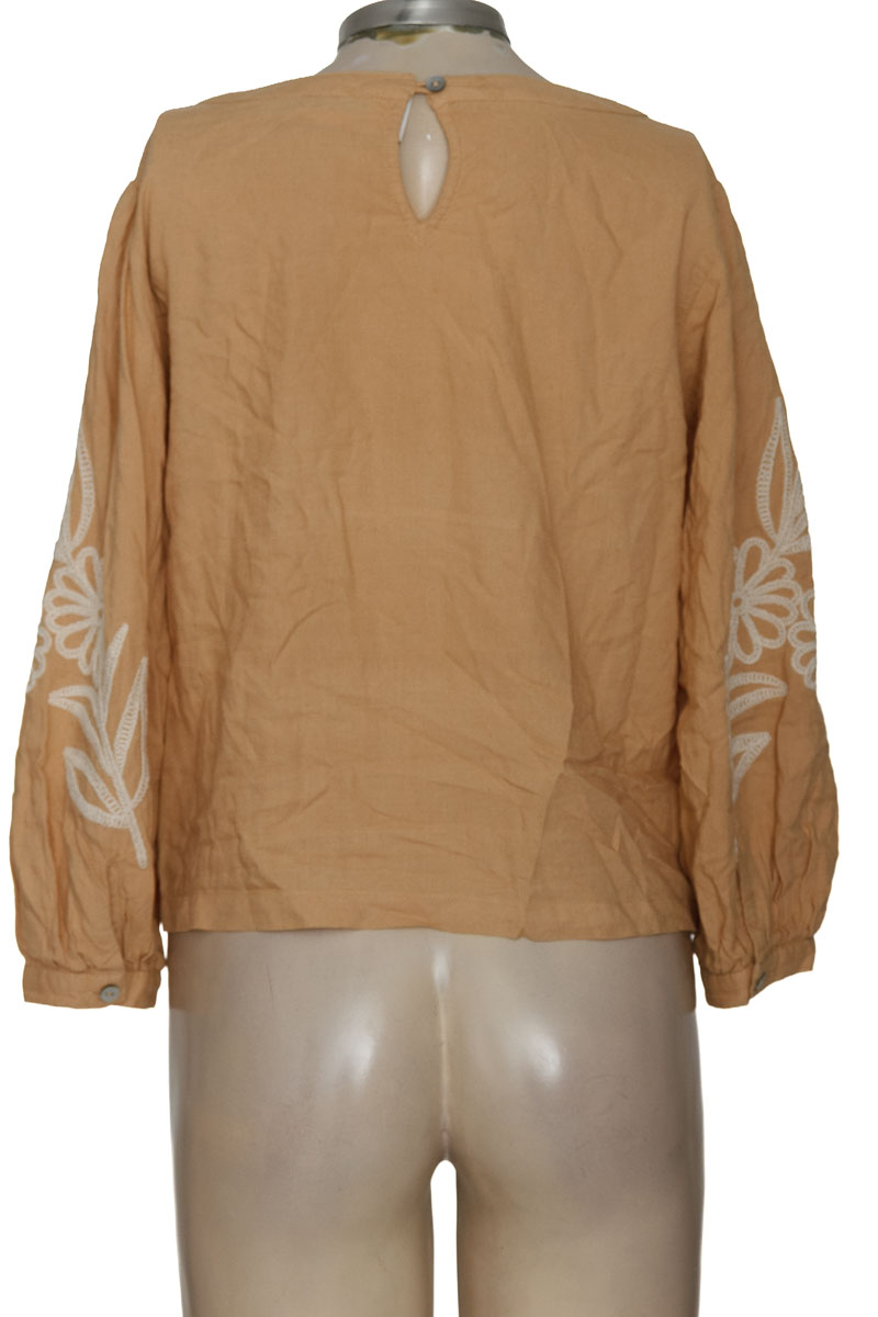 Blusa color Beige - Basement