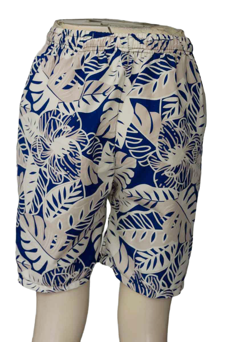 Bermuda - Pantaloneta color Azul - Closeando