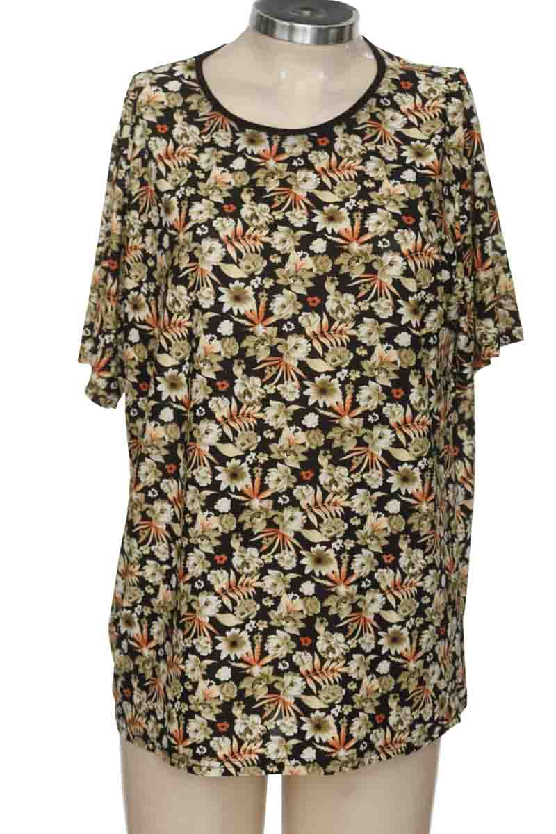Top / Camiseta color Estampado - Dokdo K