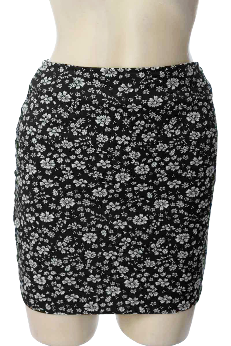 Falda color Negro - Closeando