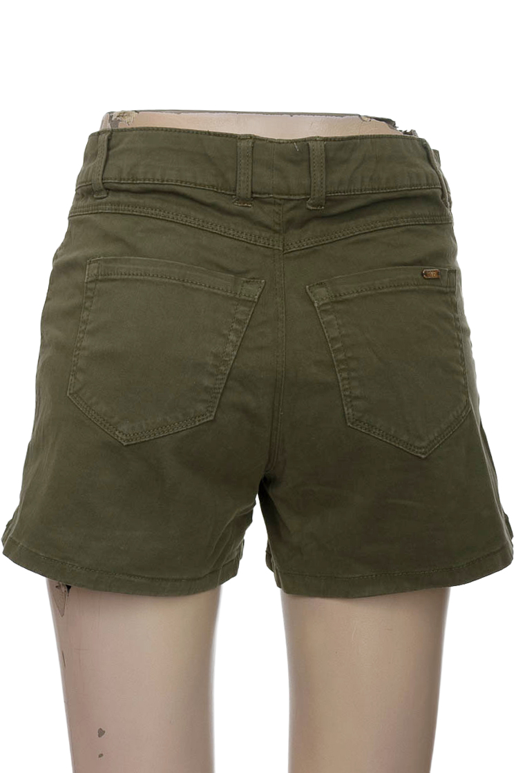 Short color Verde - Stradivarius