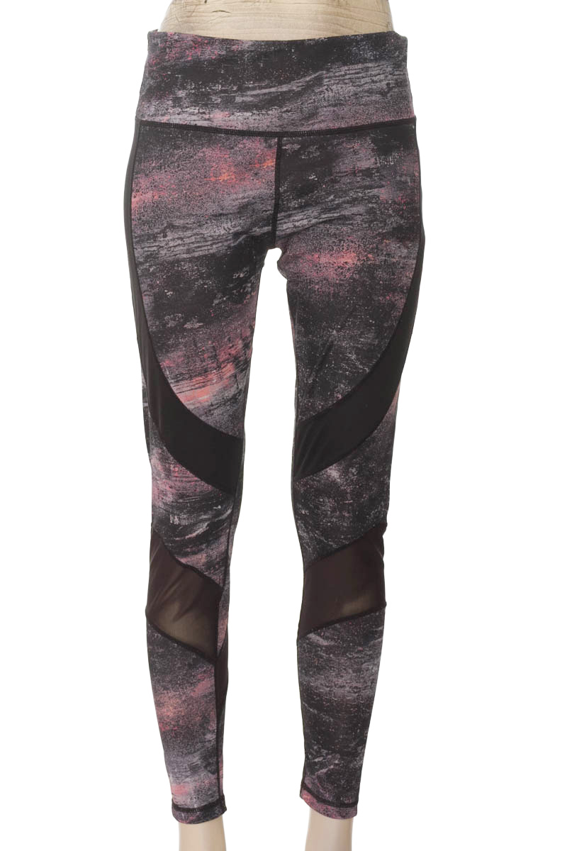 Ropa Deportiva / Salida de Baño color Estampado - Diadora