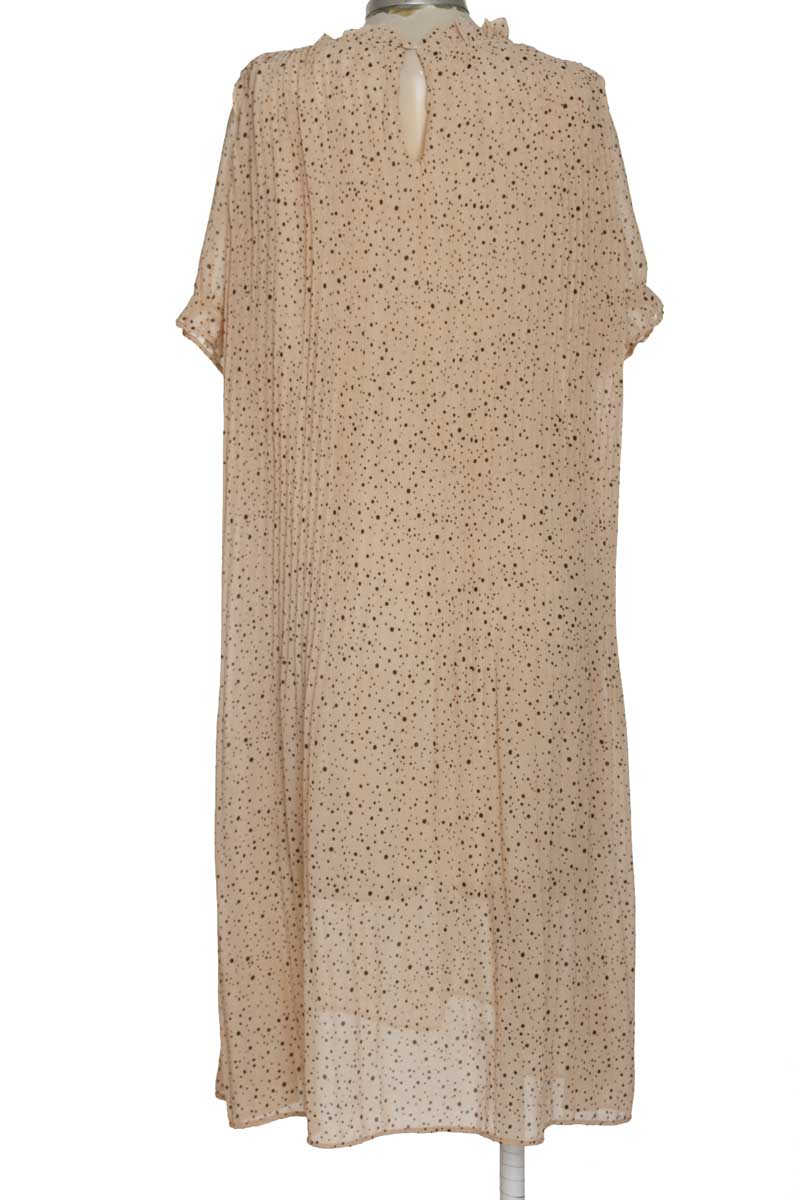 Vestido / Enterizo color Beige - Runway