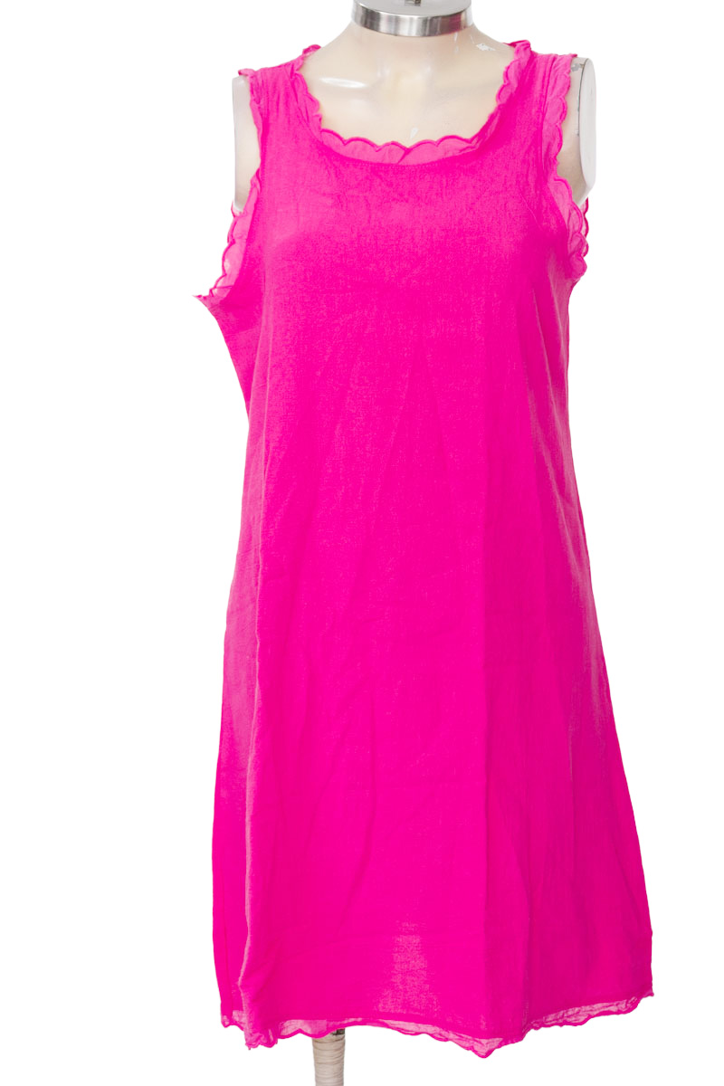Vestido / Enterizo color Fucsia - Closeando
