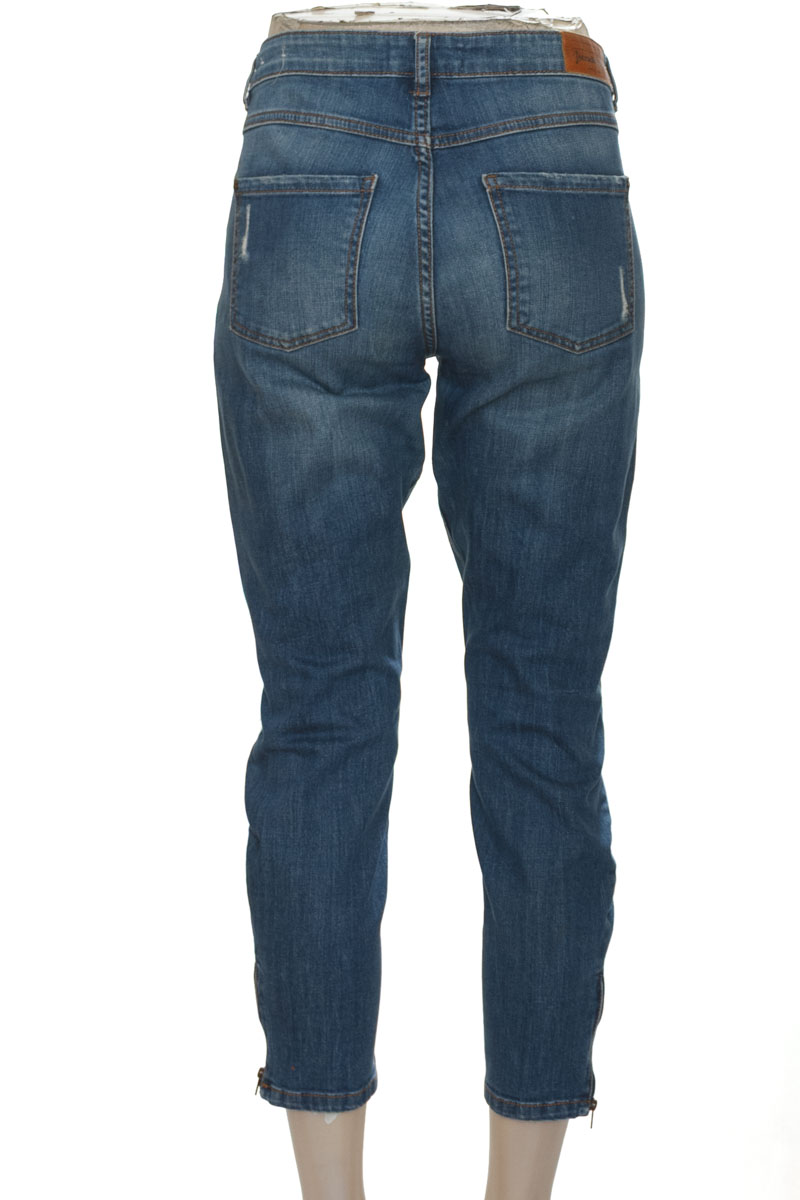 Pantalones color Azul - Stradivarius
