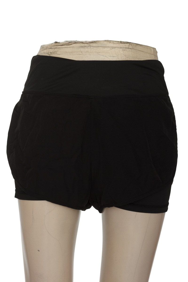 Ropa Deportiva / Salida de Baño color Negro - Closeando