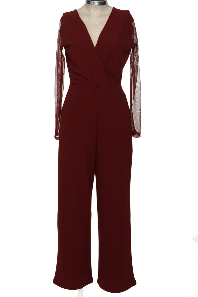 Vestido / Enterizo color Vinotinto - Closeando