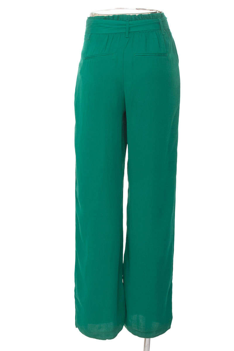 Pantalones color Verde - Bershka