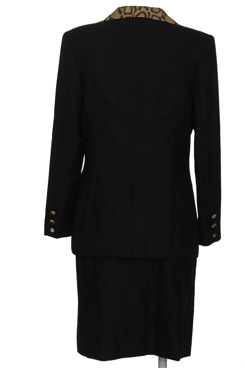 Vestido / Enterizo color Negro - Closeando