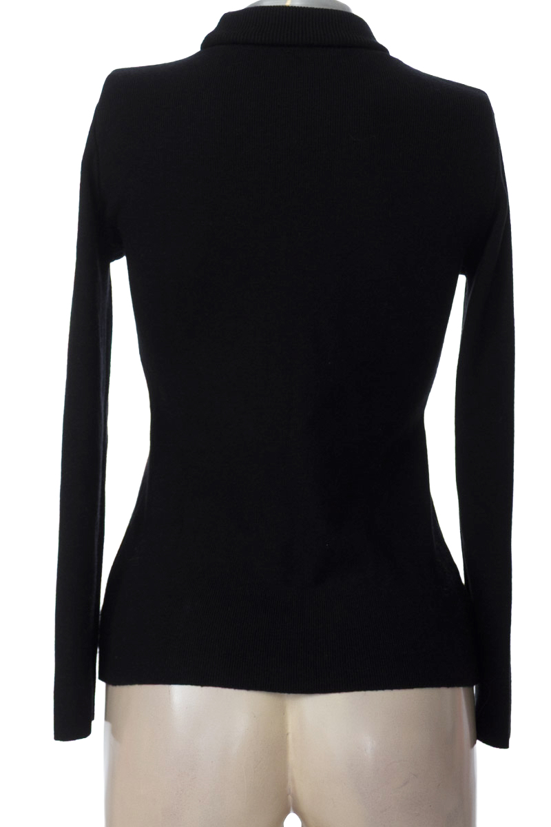 Sweater color Negro - Closeando
