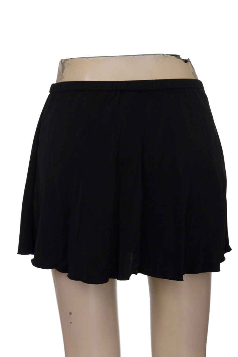 Ropa Deportiva / Salida de Baño color Negro - Closeando