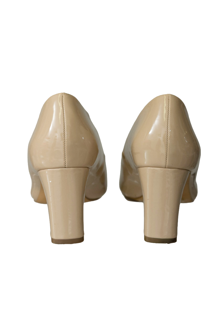 Zapatos color Beige - Closeando