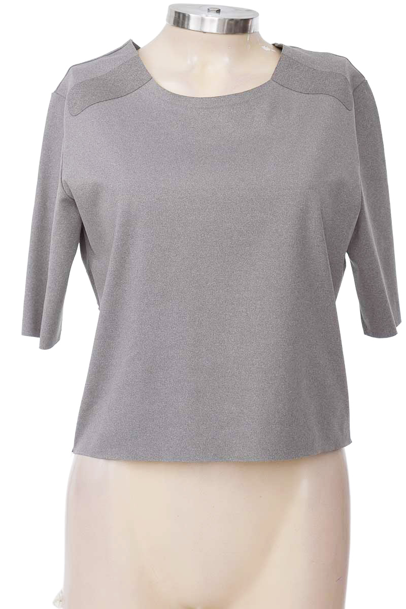 Ropa Deportiva / Salida de Baño color Gris - Oysho 