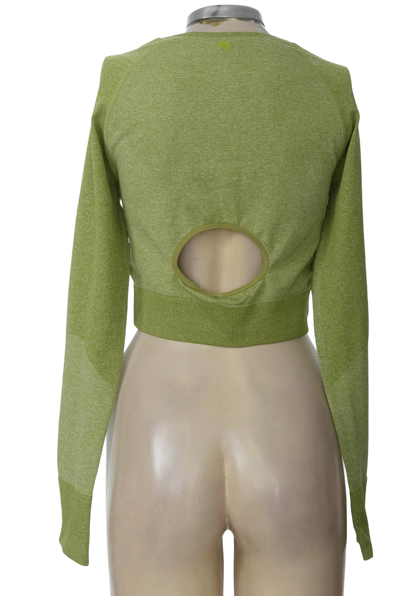 Ropa Deportiva / Salida de Baño color Verde - Closeando