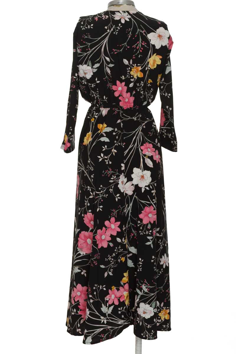 Vestido / Enterizo color Negro - Closeando