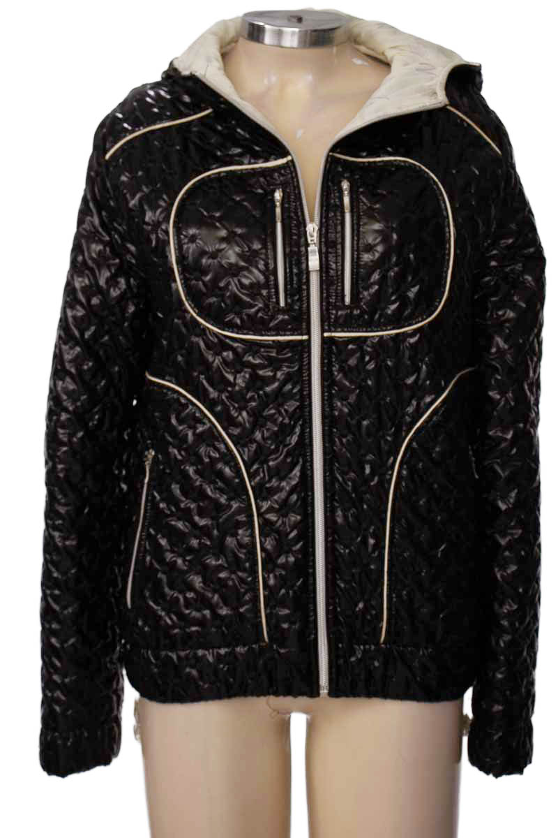 Chaqueta / Abrigo color Negro - Closeando