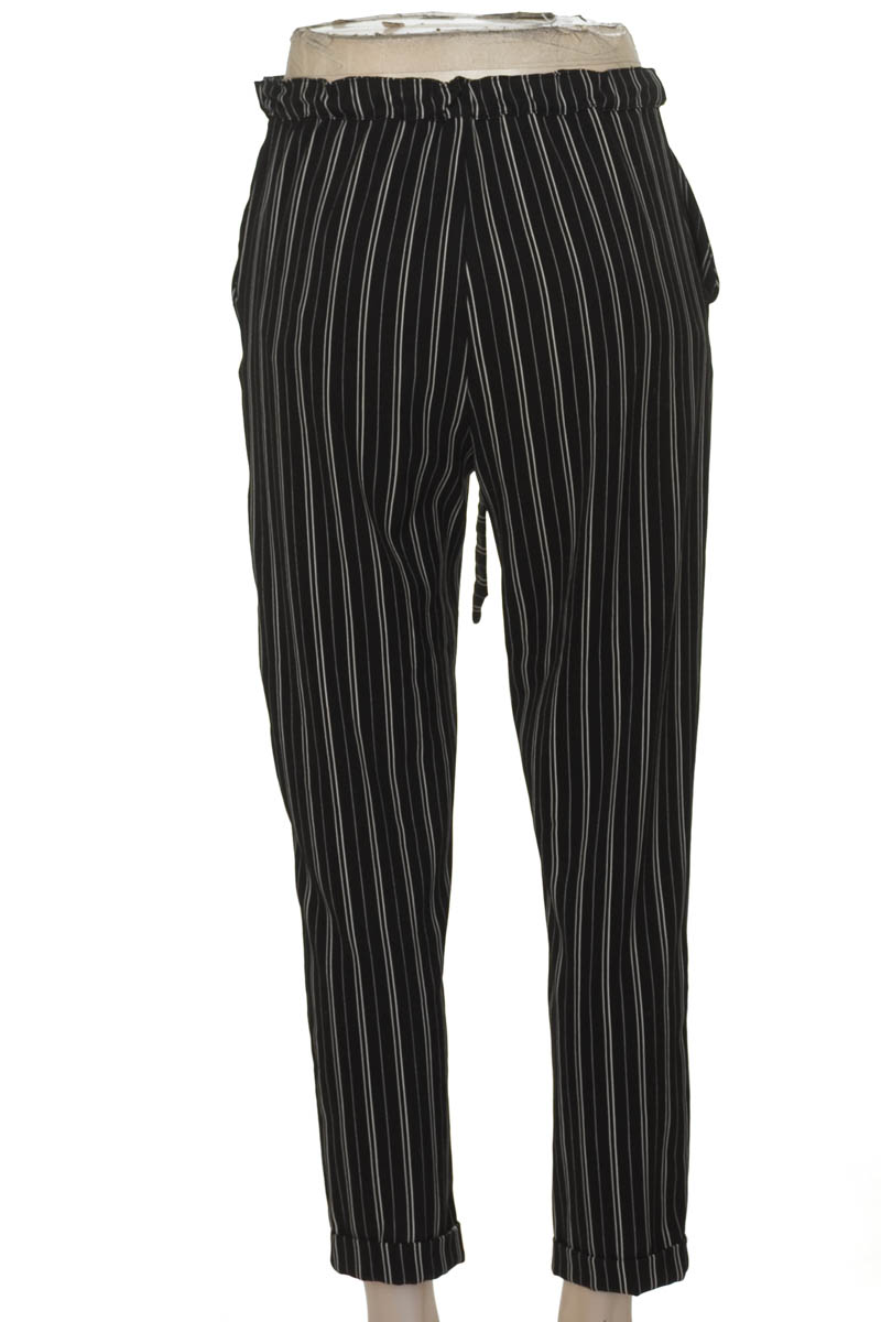 Pantalones color Negro - Pull & Bear