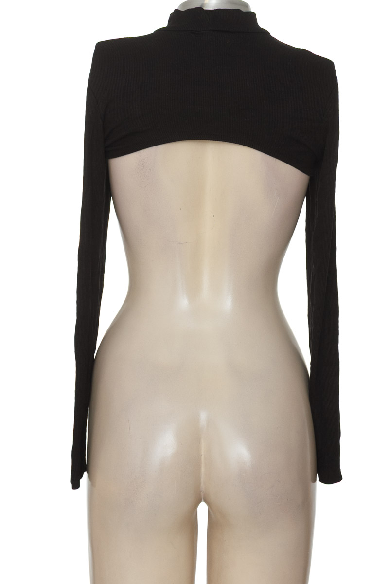 Top / Camiseta color Negro - Stradivarius