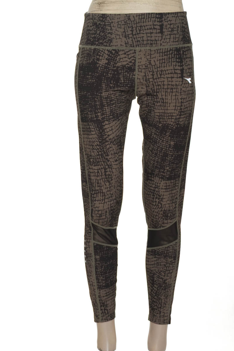 Ropa Deportiva / Salida de Baño color Verde - Diadora