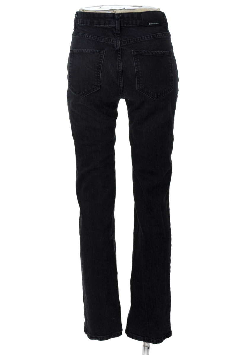 Pantalones color Negro - Stradivarius