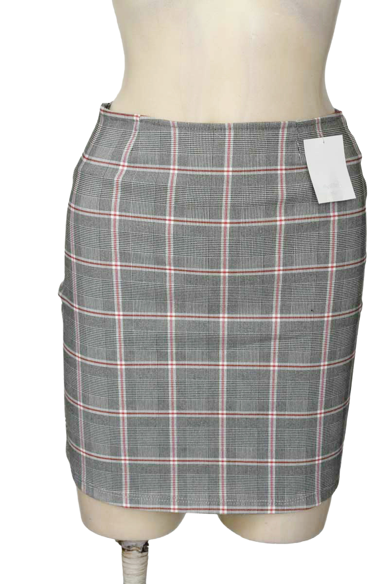 Falda color Gris - Closeando