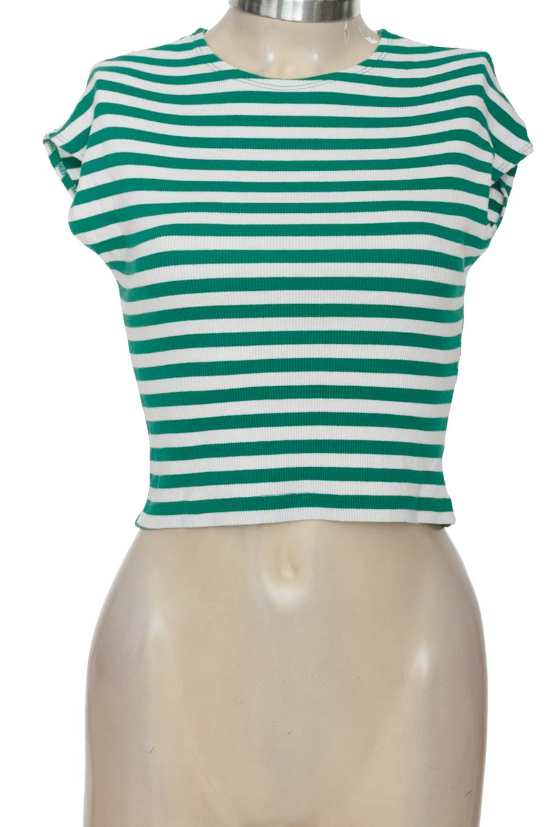 Top / Camiseta color Verde - Stradivarius