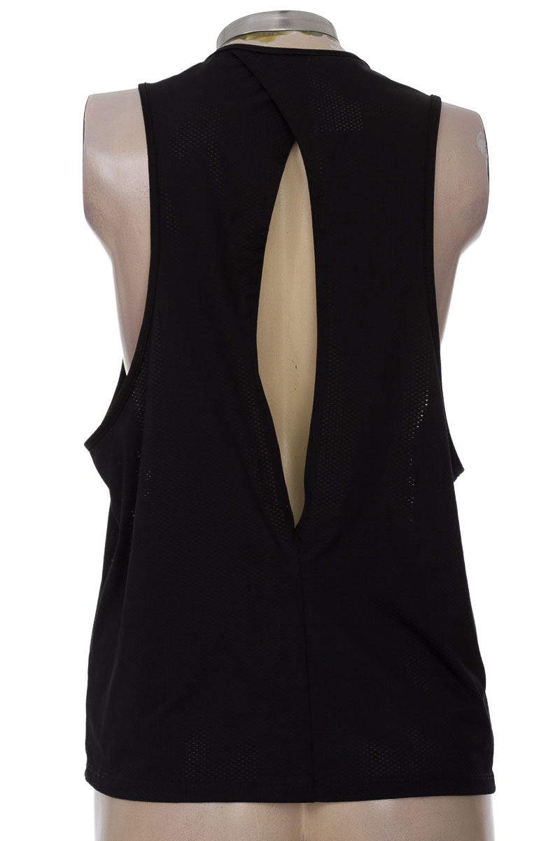 Ropa Deportiva / Salida de Baño color Negro - Closeando