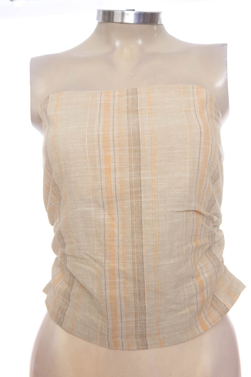 Top / Camiseta color Café - Divided by H&M