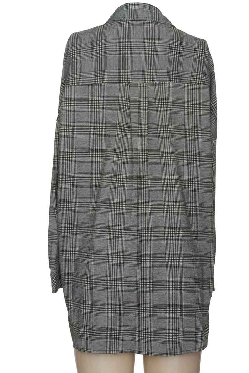Chaqueta / Abrigo color Gris - Stradivarius