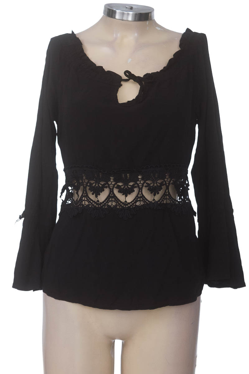 Blusa color Negro - Closeando