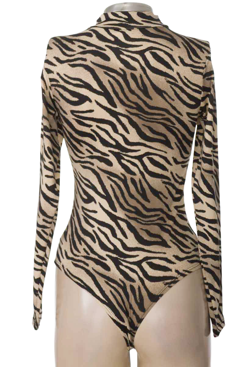 Top / Camiseta color Beige - Closeando