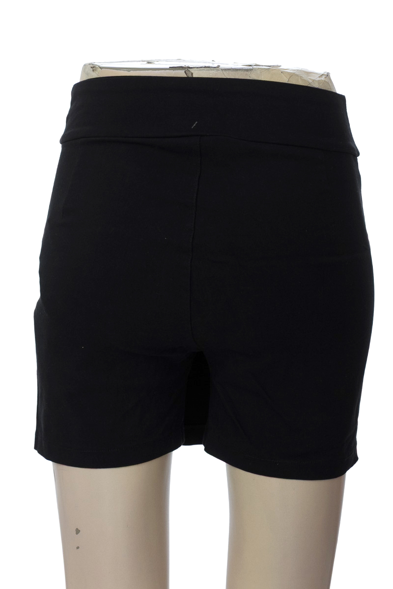 Short color Negro - Closeando