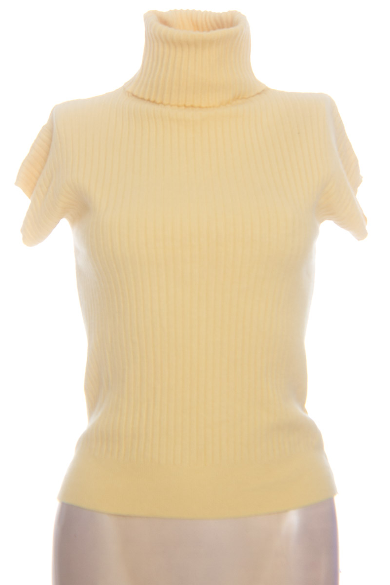 Top / Camiseta color Amarillo - Closeando