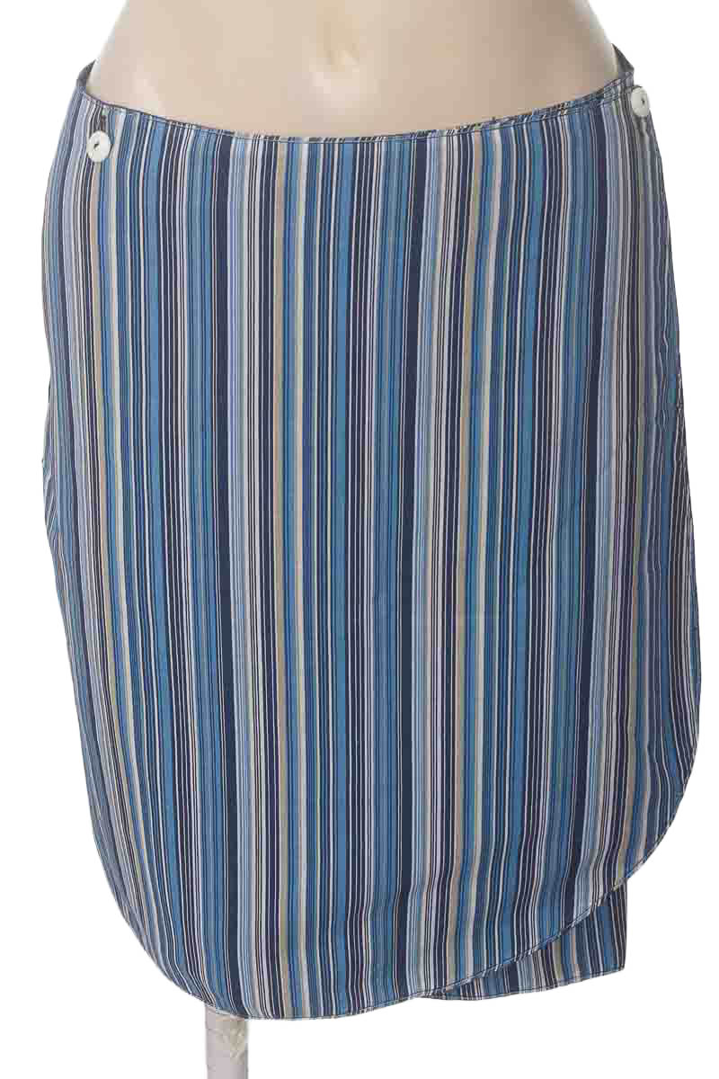 Falda color Azul - Closeando