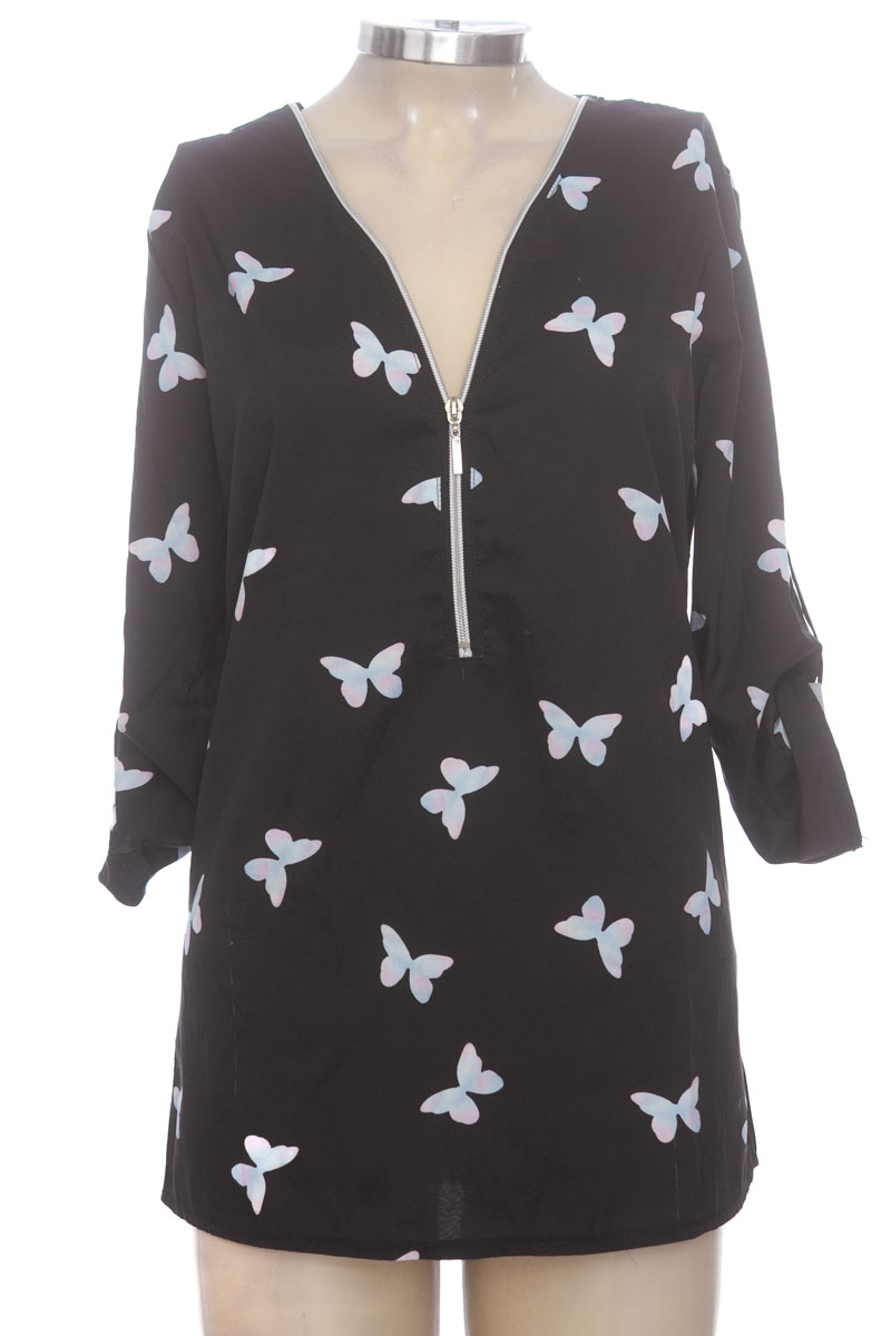 Blusa color Negro - Closeando