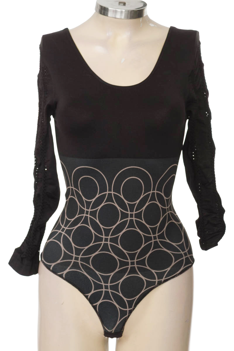 Top / Camiseta color Negro - Tall