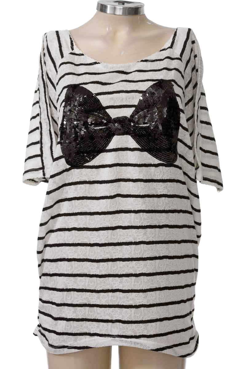 Blusa color Blanco - Closeando