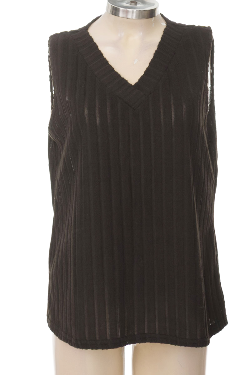 Sweater color Negro - Closeando