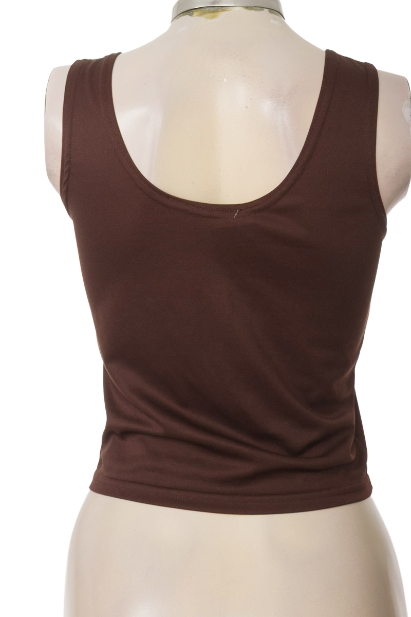 Top / Camiseta color Café - Closeando